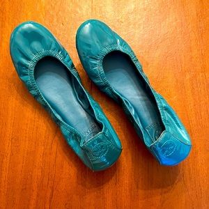 New, never worn Tory Burch flats, teal green, size 9.5.  Excellent condition!